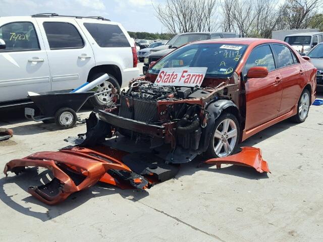 2T1BU4EE8DC095895 - 2013 TOYOTA COROLLA ORANGE photo 2