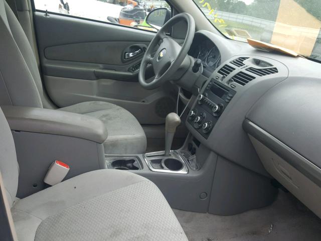 1G1ZS51F86F281738 - 2006 CHEVROLET MALIBU LS SILVER photo 5
