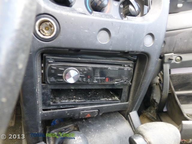 1N6ED27Y84C401041 - 2004 NISSAN FRONTIER C SILVER photo 10