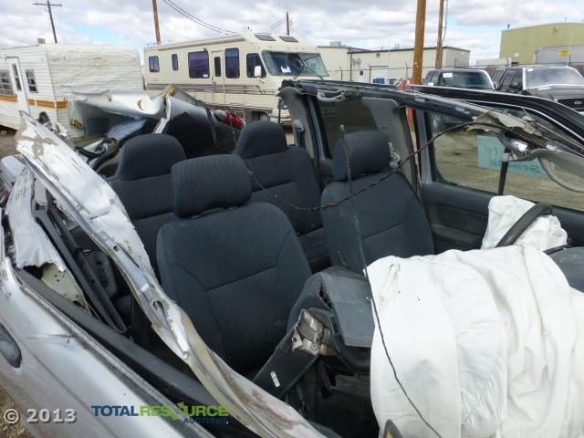 1N6ED27Y84C401041 - 2004 NISSAN FRONTIER C SILVER photo 13