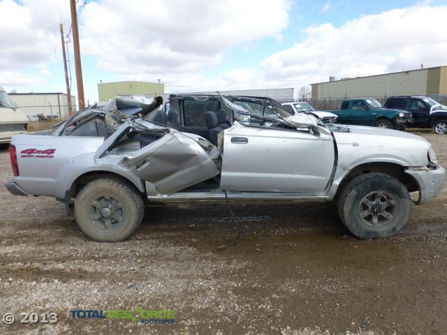 1N6ED27Y84C401041 - 2004 NISSAN FRONTIER C SILVER photo 9