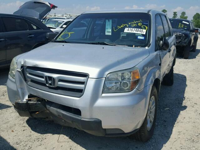 5FNYF28166B015963 - 2006 HONDA PILOT LX SILVER photo 2