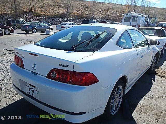 JH4DC54845S007906 - 2005 ACURA RSX WHITE photo 3