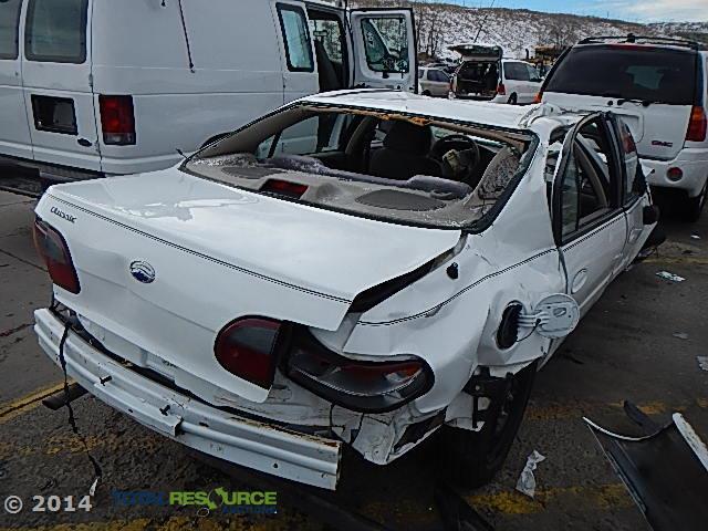 1G1ND52F55M174602 - 2005 CHEVROLET CLASSIC WHITE photo 3