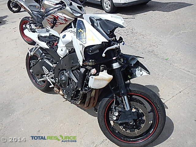 JYARJ16E19A015882 - 2009 YAMAHA YZFR6 WHITE photo 2