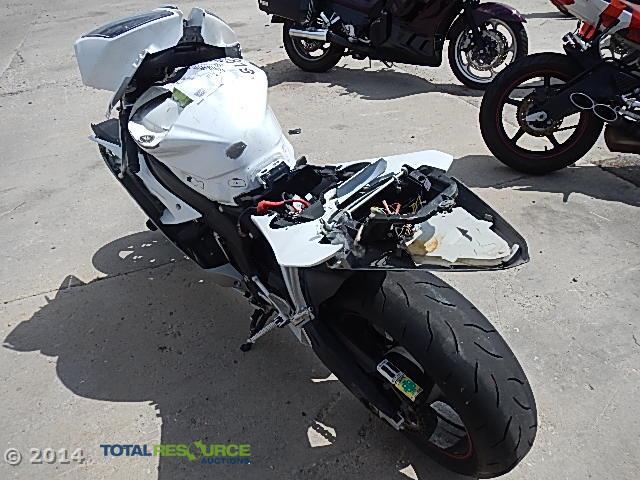 JYARJ16E19A015882 - 2009 YAMAHA YZFR6 WHITE photo 4