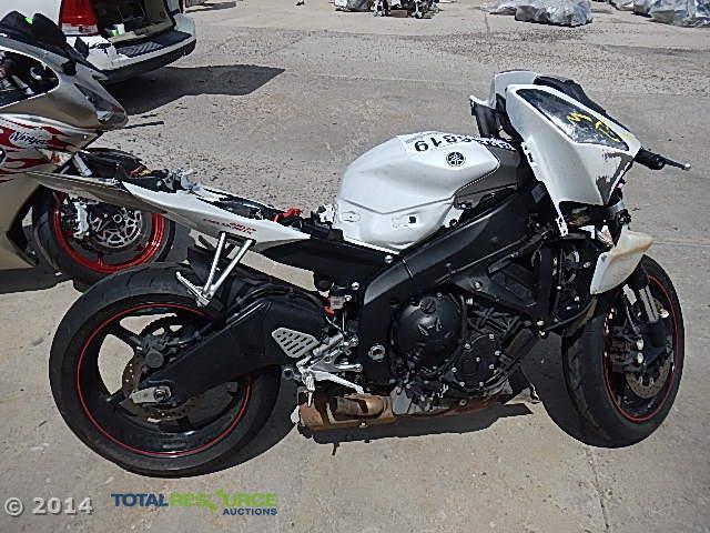 JYARJ16E19A015882 - 2009 YAMAHA YZFR6 WHITE photo 5