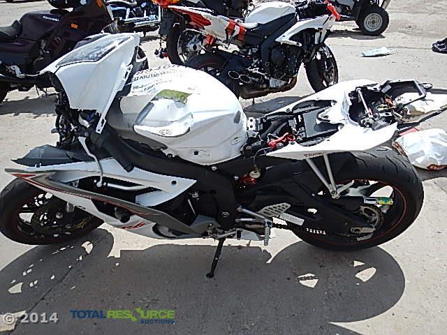 JYARJ16E19A015882 - 2009 YAMAHA YZFR6 WHITE photo 6