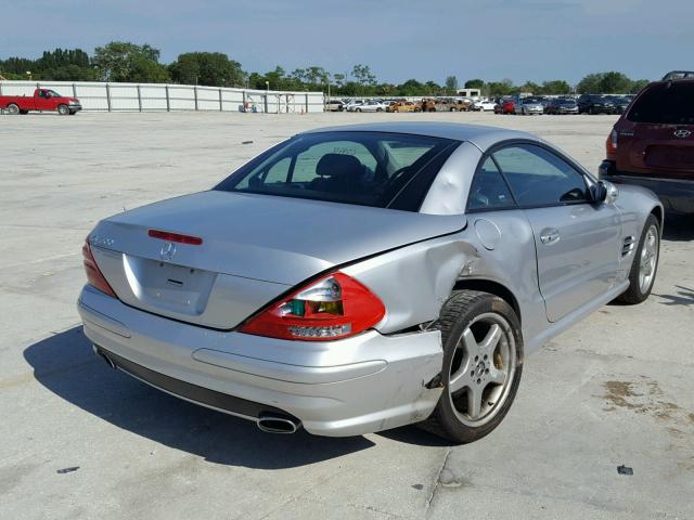 WDBSK75F03F047263 - 2003 MERCEDES-BENZ SL 500R SILVER photo 4