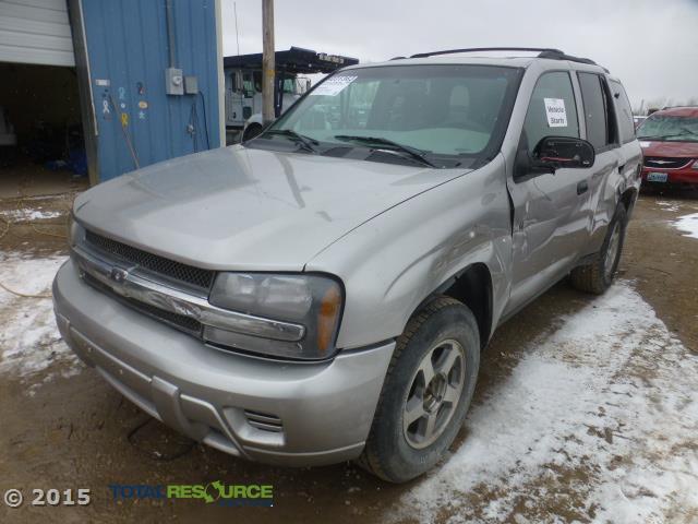 1GNDT13S442222795 - 2004 CHEVROLET TRAILBLAZE SILVER photo 1