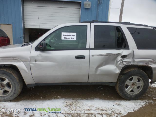 1GNDT13S442222795 - 2004 CHEVROLET TRAILBLAZE SILVER photo 13