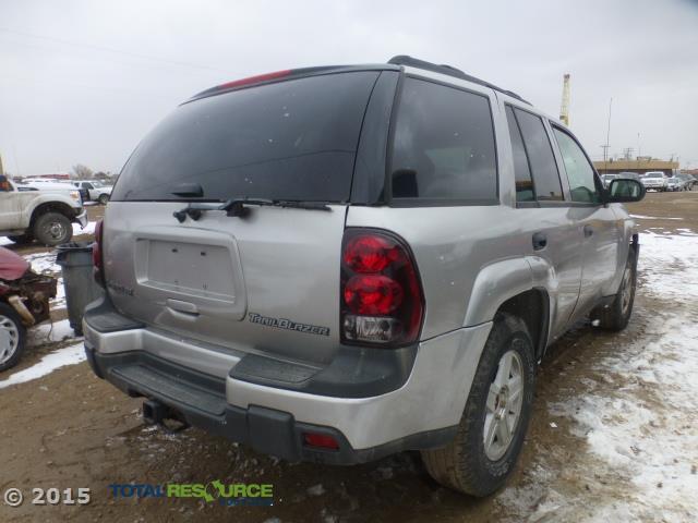 1GNDT13S442222795 - 2004 CHEVROLET TRAILBLAZE SILVER photo 3