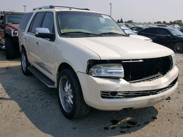 5LMFU27528LJ00731 - 2008 LINCOLN NAVIGATOR Weiß Foto 1