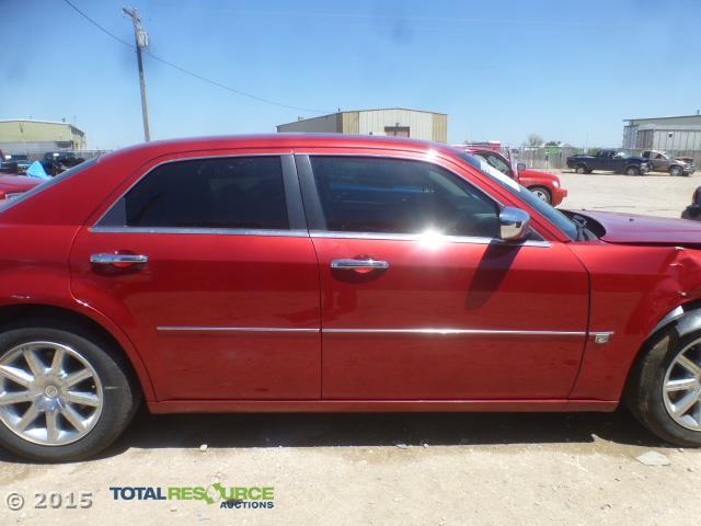 2C3LA63H97H637607 - 2007 CHRYSLER 300C RED photo 9