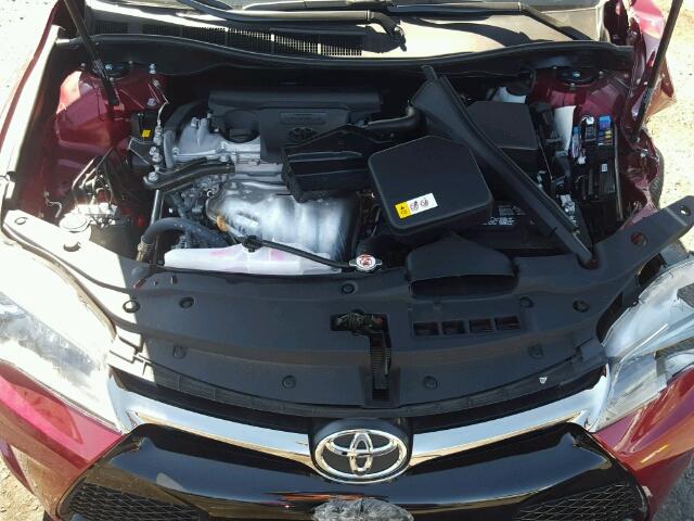 4T1BF1FK3HU804041 - 2017 TOYOTA CAMRY LE RED photo 7