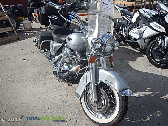 1HD1FRW105Y706996 - 2005 HARLEY-DAVIDSON FLHRCI SILVER photo 2