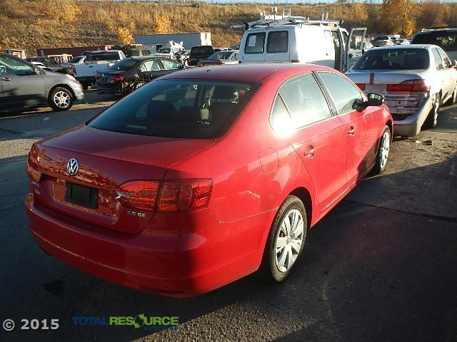 3VWDX7AJ8CM304267 - 2012 VOLKSWAGEN JETTA SE RED photo 3