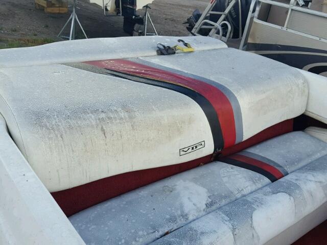 VV1US282F900 - 2000 VIPP BOAT RED photo 10