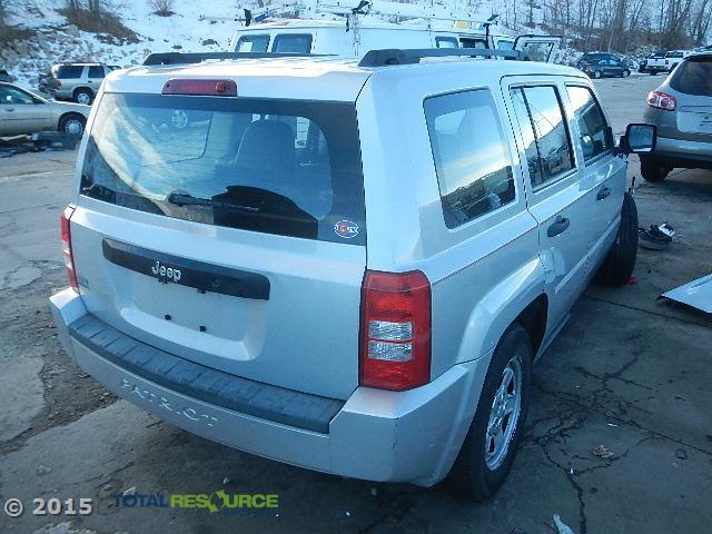 1J8FT28W38D744341 - 2008 JEEP PATRIOT SP RED photo 3