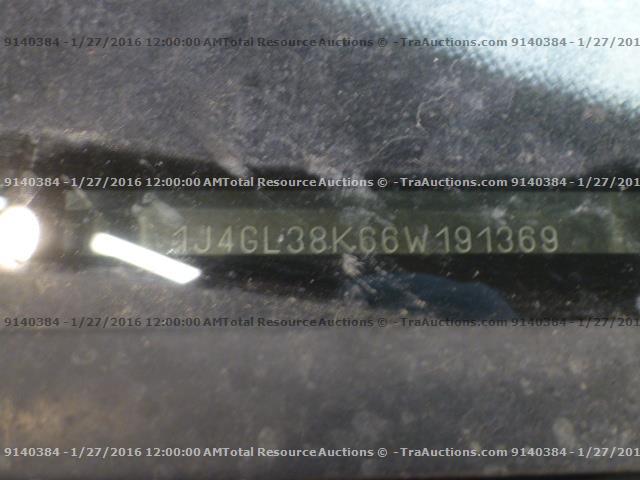 1J4GL38K66W191369 - 2006 JEEP LIBERTY RE RED photo 11