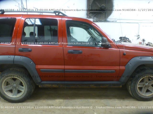 1J4GL38K66W191369 - 2006 JEEP LIBERTY RE RED photo 9