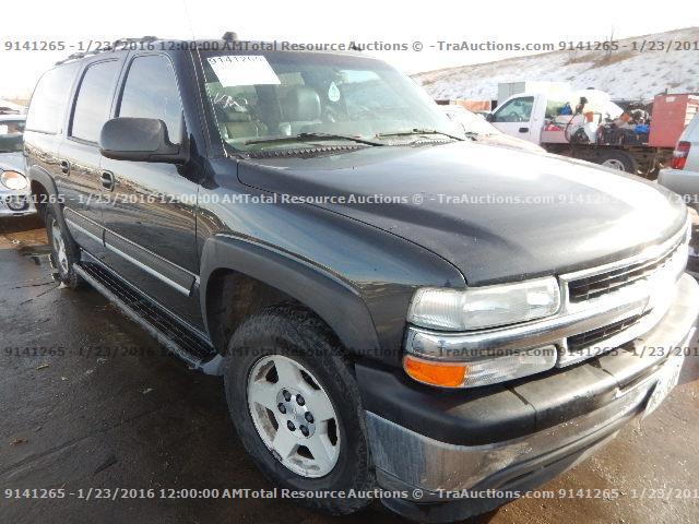 3GNEC16Z05G131898 - 2005 CHEVROLET SUBURBAN GRAY photo 2