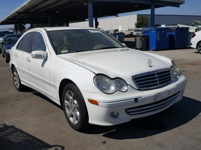 WDBRF56H36F737780 - 2006 MERCEDES-BENZ C 350 WHITE photo 1