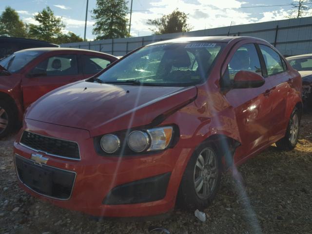 1G1JA5SH7C4138464 - 2012 CHEVROLET SONIC RED photo 2