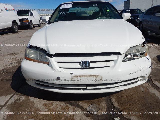 1HGCG16552A050909 - 2002 HONDA ACCORD EX WHITE photo 10