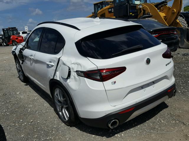 ZASFAKNN2J7B66687 - 2018 ALFA ROMEO STELVIO TI WHITE photo 3