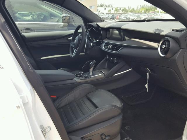 ZASFAKNN2J7B66687 - 2018 ALFA ROMEO STELVIO TI WHITE photo 5
