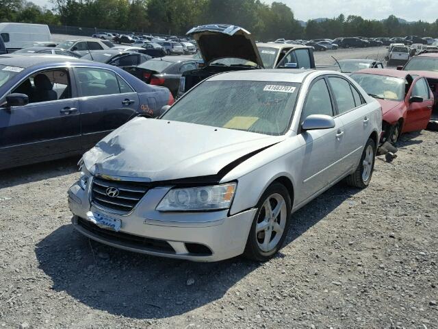 5NPEU46FX9H466967 - 2009 HYUNDAI SONATA SILVER photo 2