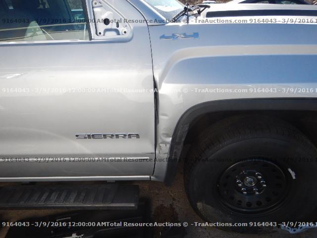 1GTV2UEC3FZ297912 - 2015 GMC SIERRA K15 SILVER photo 18