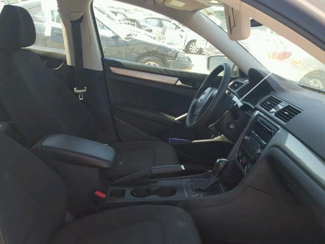 1VWAS7A3XEC069541 - 2014 VOLKSWAGEN PASSAT S ვერცხლისფერი ფოტო 5