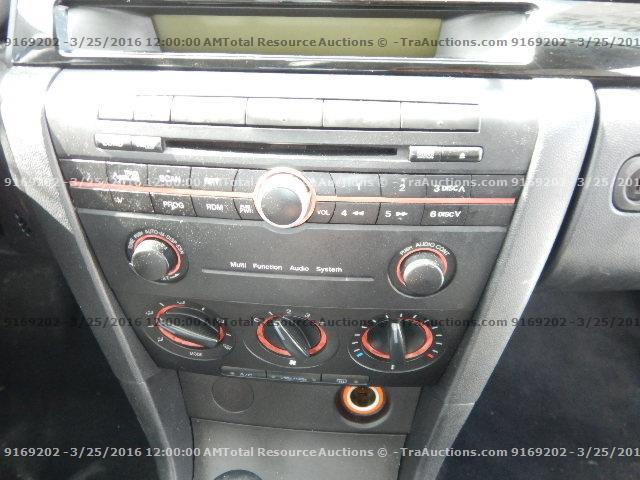 JM1BK12F851349256 - 2005 MAZDA 3 GRAY photo 11