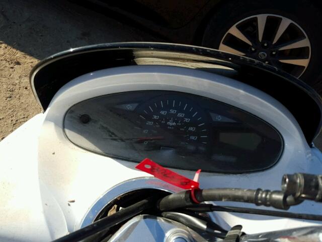 MLHJF2801B5000451 - 2011 HONDA PCX WHITE photo 8