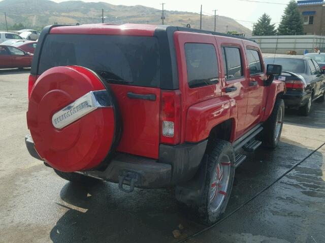 5GTDN136768112922 - 2006 HUMMER H3 RED photo 4