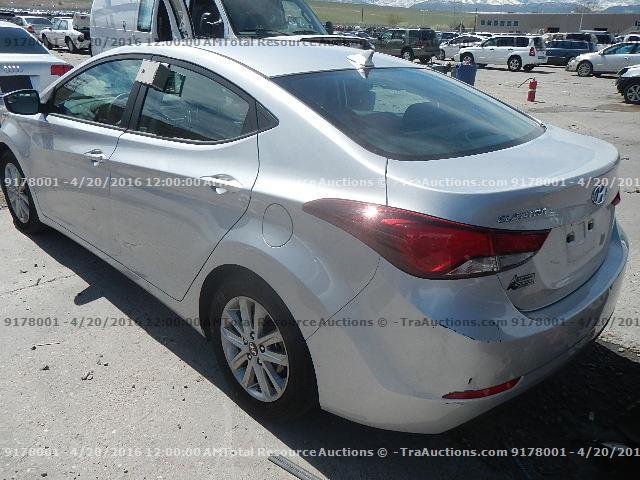 KMHDH4AE1GU490409 - 2016 HYUNDAI ELANTRA SE SILVER photo 4