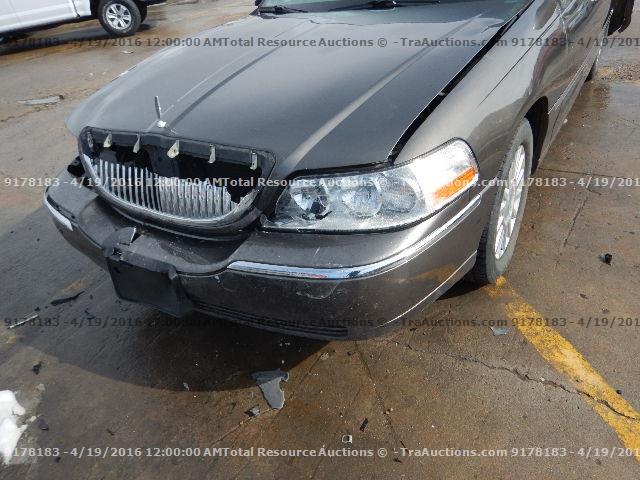 1LNHM83W94Y683499 - 2004 LINCOLN TOWN CAR U GRAY photo 17