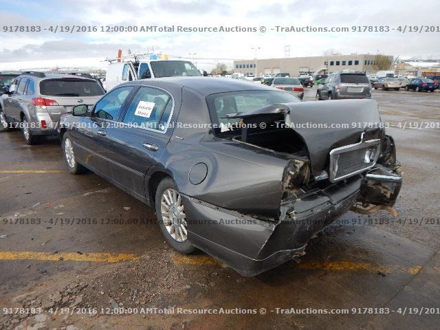 1LNHM83W94Y683499 - 2004 LINCOLN TOWN CAR U GRAY photo 4