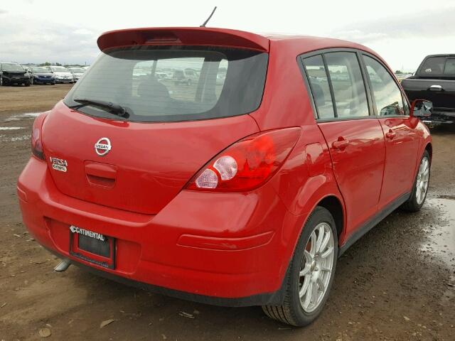 3N1BC13E29L371290 - 2009 NISSAN VERSA S RED photo 4