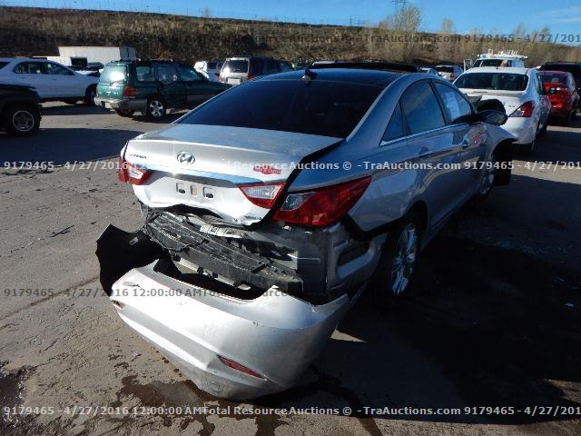 5NPEC4AC4CH483075 - 2012 HYUNDAI SONATA SE SILVER photo 3