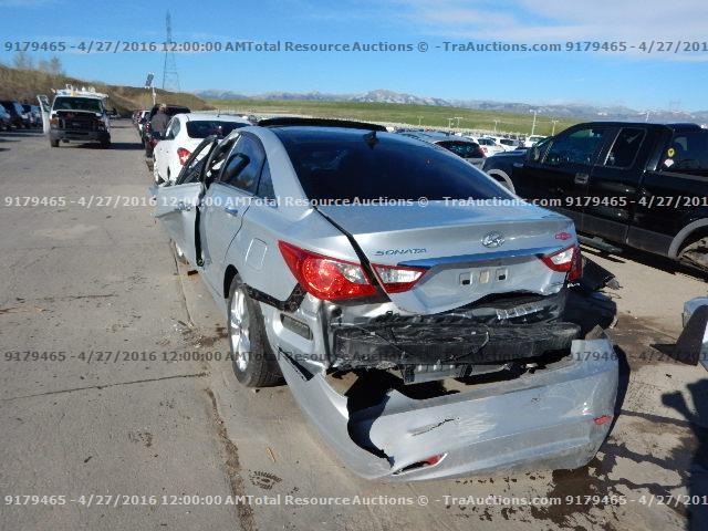 5NPEC4AC4CH483075 - 2012 HYUNDAI SONATA SE SILVER photo 4