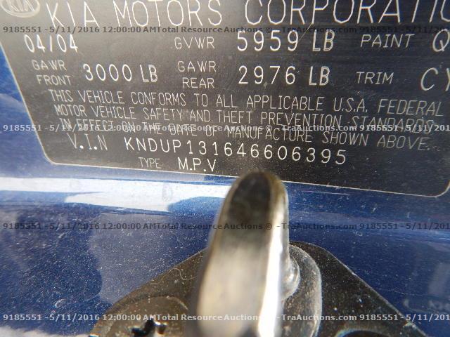 KNDUP131646606395 - 2004 KIA SEDONA EX BLUE photo 12