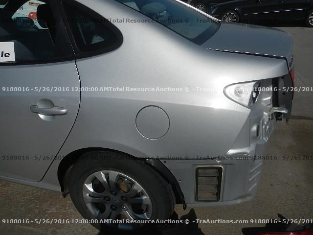 KMHDU4ADXAU890530 - 2010 HYUNDAI ELANTRA BL SILVER photo 15