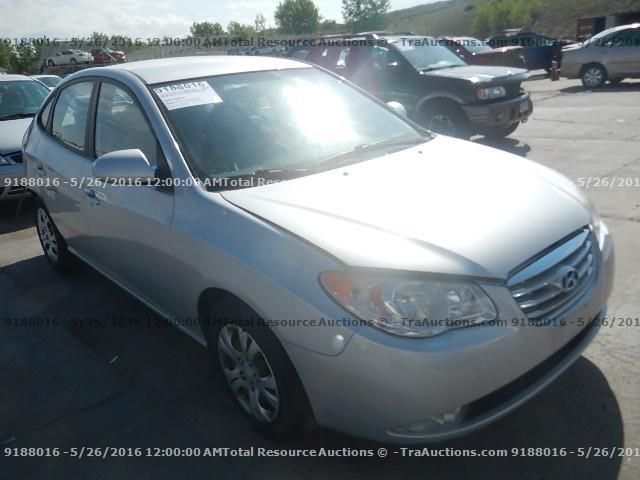 KMHDU4ADXAU890530 - 2010 HYUNDAI ELANTRA BL SILVER photo 2