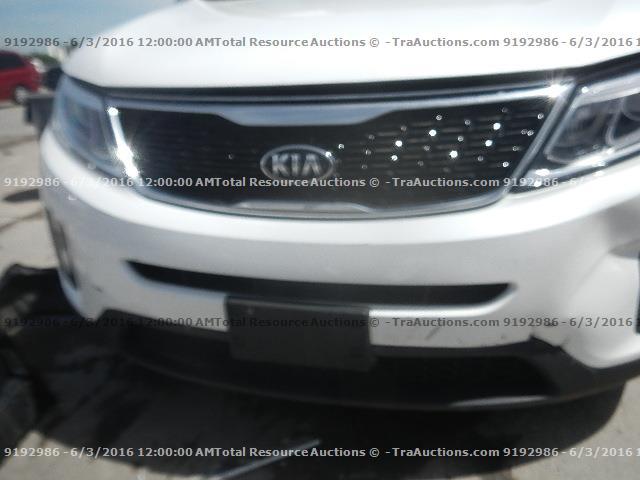 5XYKTCA68EG524258 - 2014 KIA SORENTO LX WHITE photo 14