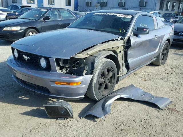 1ZVHT82H475209019 - 2007 FORD MUSTANG GT GRAY photo 2