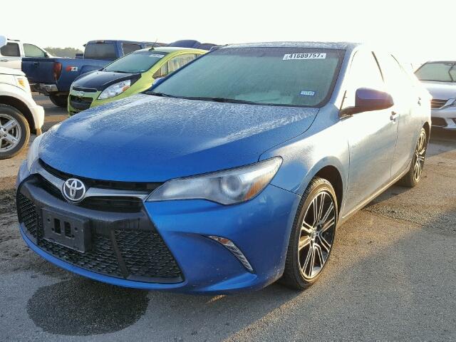 4T1BF1FK4GU547762 - 2016 TOYOTA CAMRY LE 蓝色 照片 2