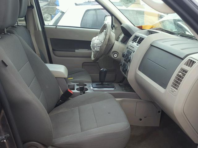 1FMCU0D71AKA53848 - 2010 FORD ESCAPE XLT GRAY photo 5